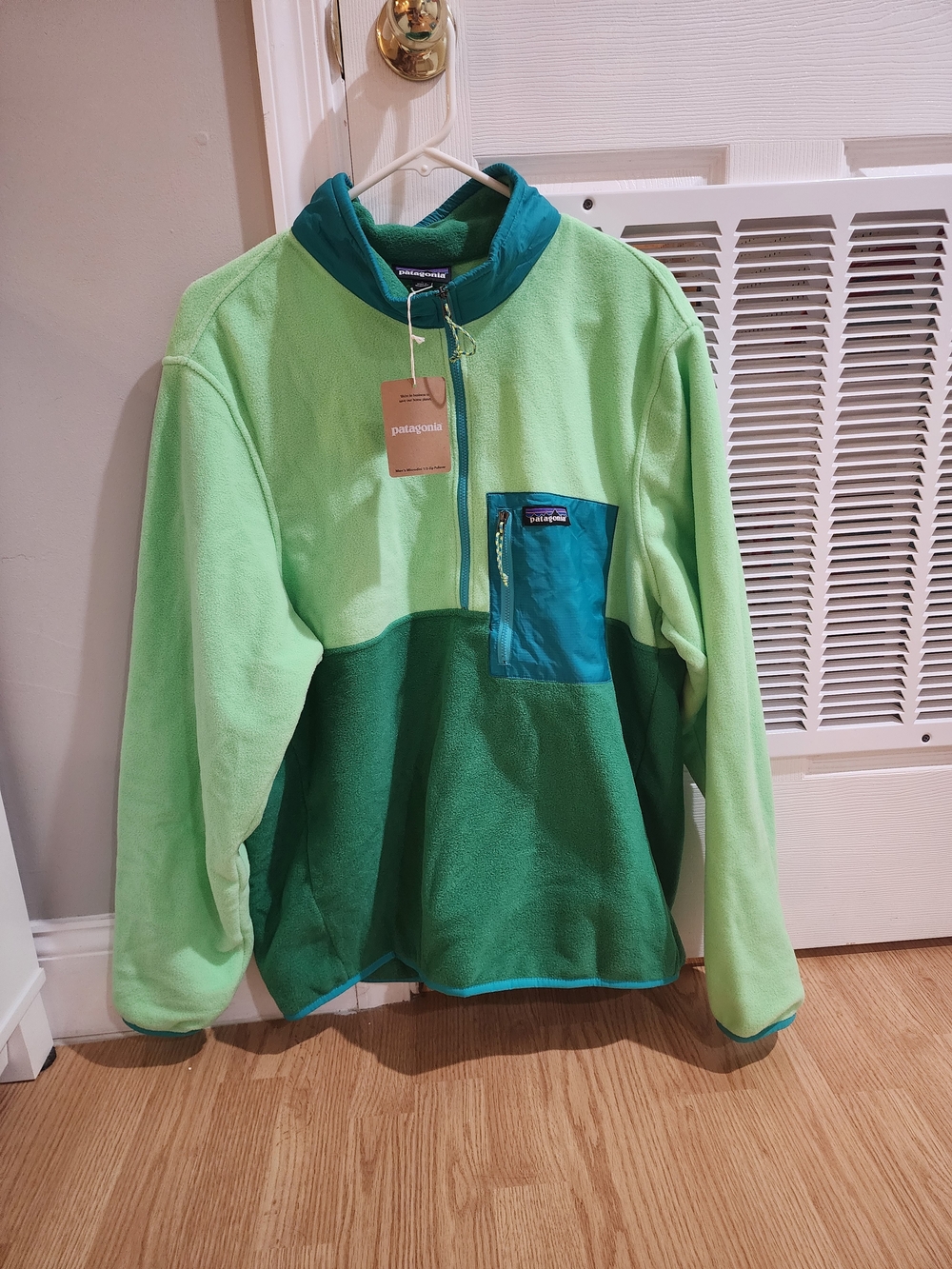 Patagonia Mens Gather Green Microdini Fleece Pullover with Teal Pocket - Picture 1 of 6